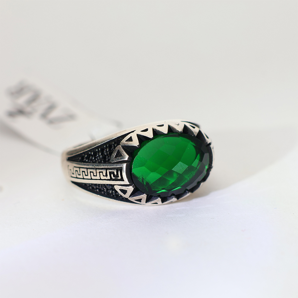 Royal Green Stone Gents Ring - Image 3