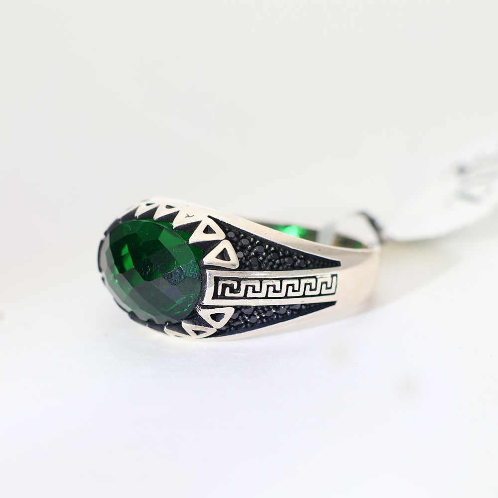 Royal Green Stone Gents Ring - Image 5