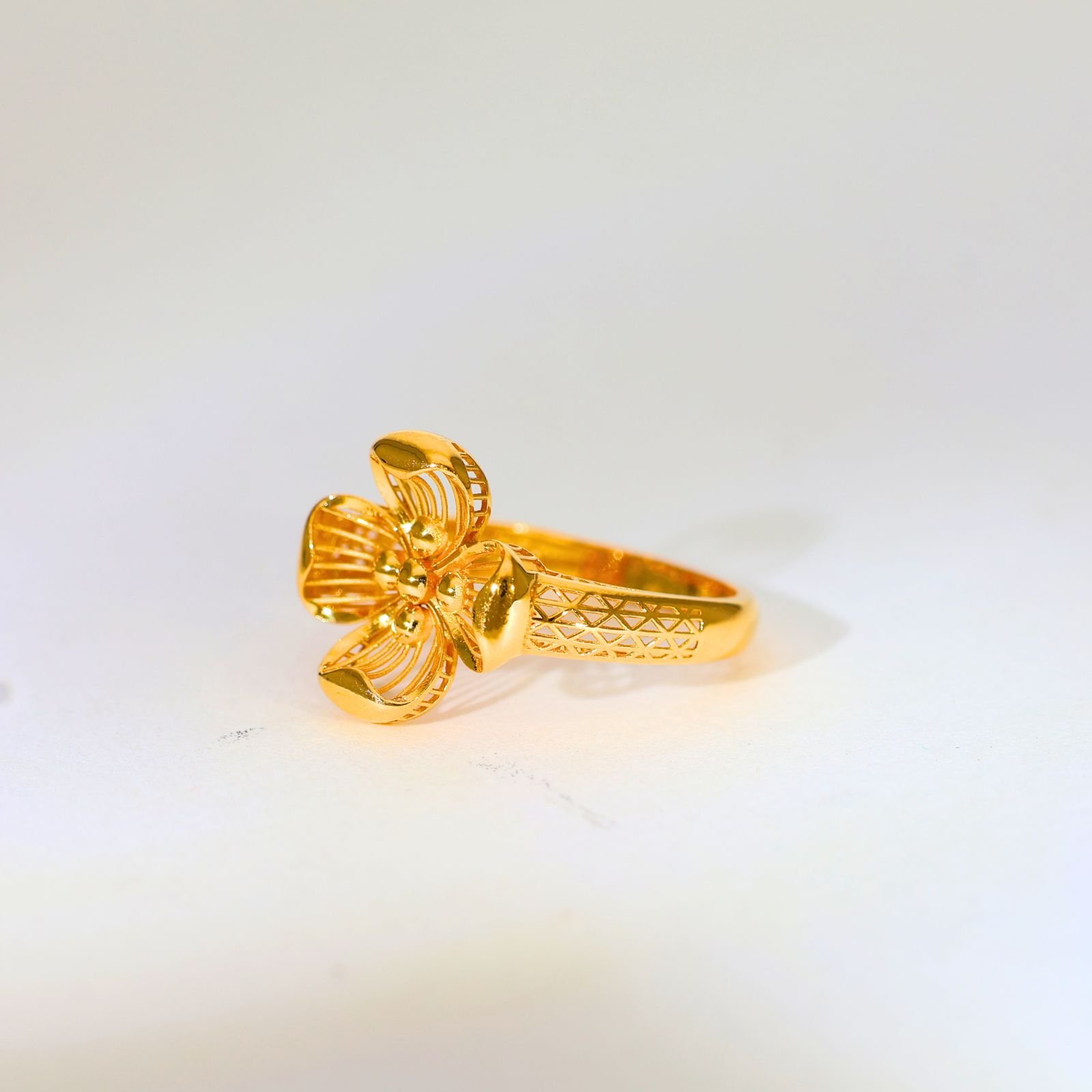 Golden Petal Gold Ladies Ring - Image 2