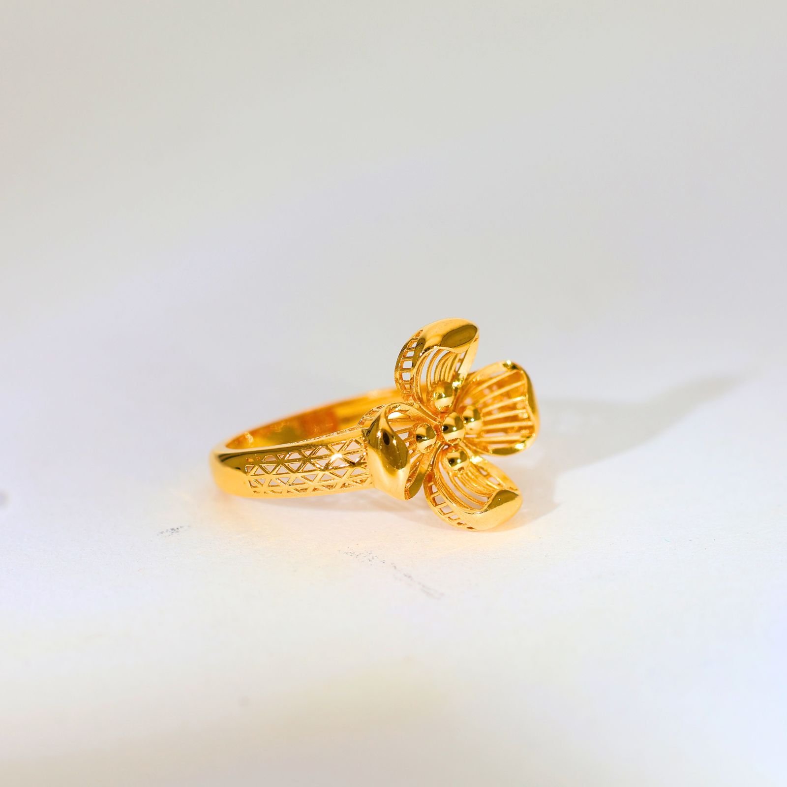 Golden Petal Gold Ladies Ring - Image 3