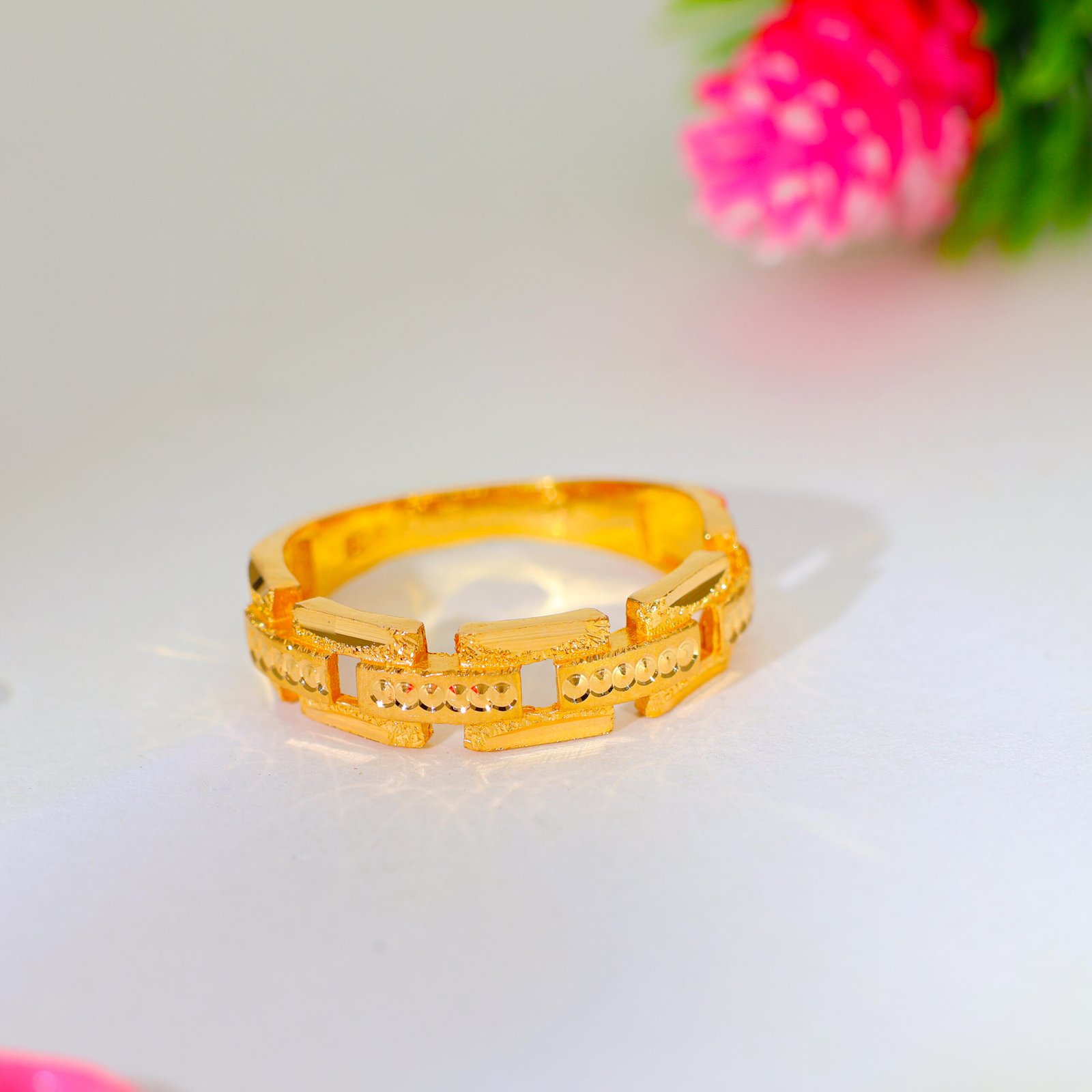 Golden Link Gold Ladies Ring - Image 4