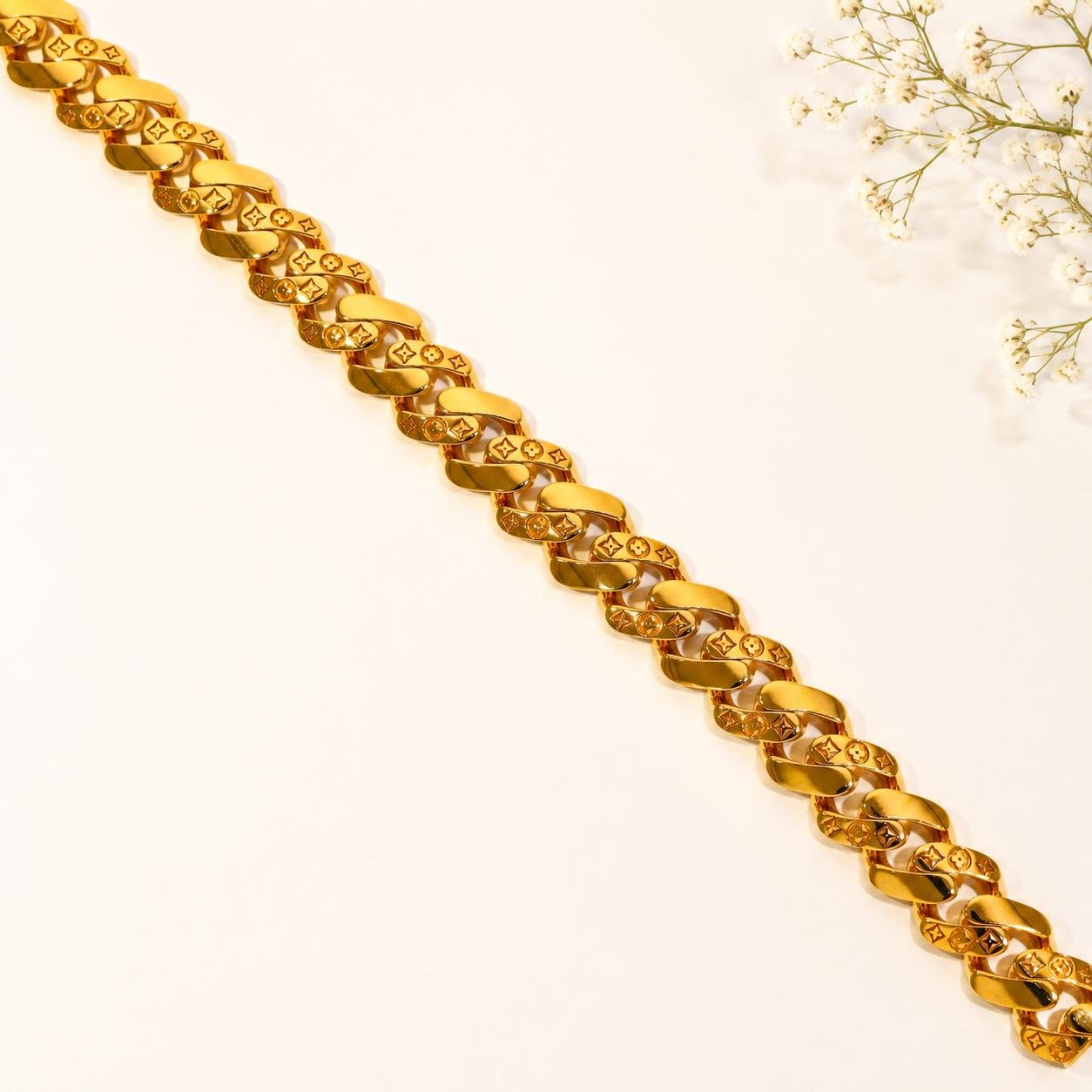 Signature Link Gold Gents Bracelet - Image 4