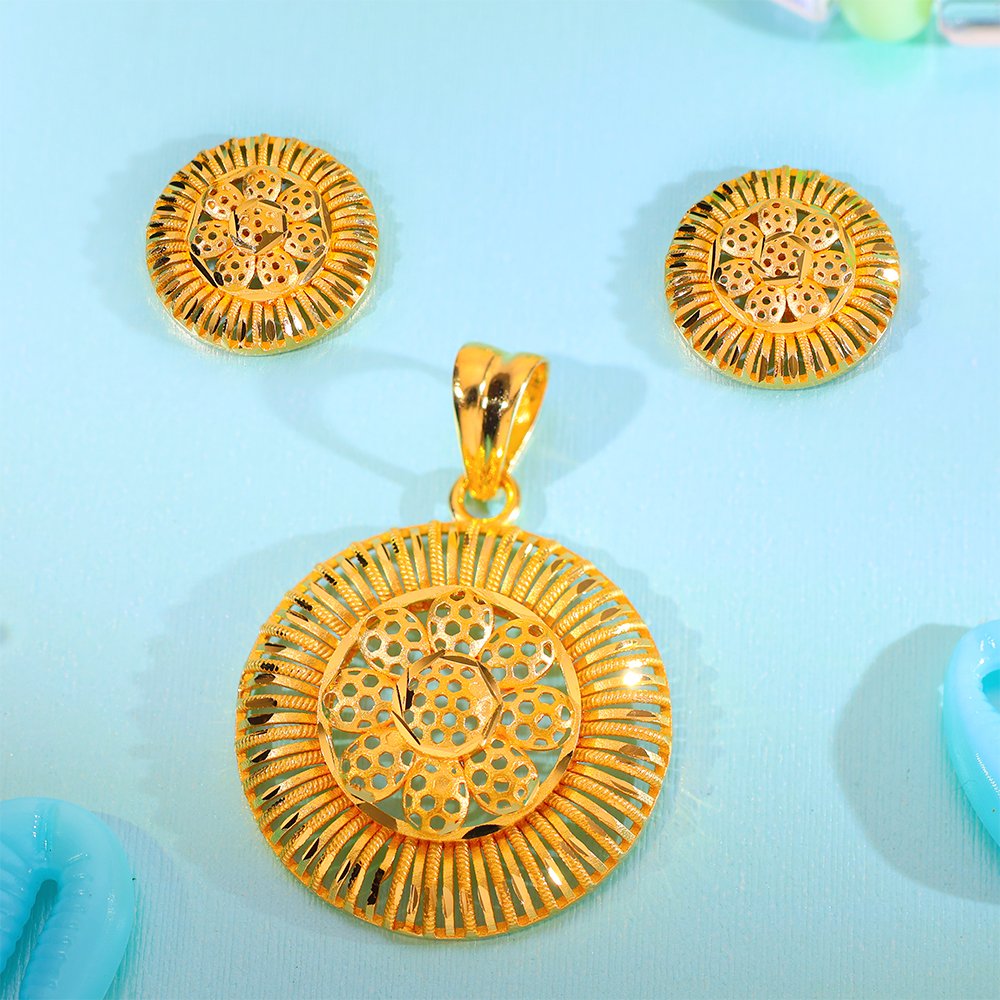 Golden Bloom Gold Pendant Set