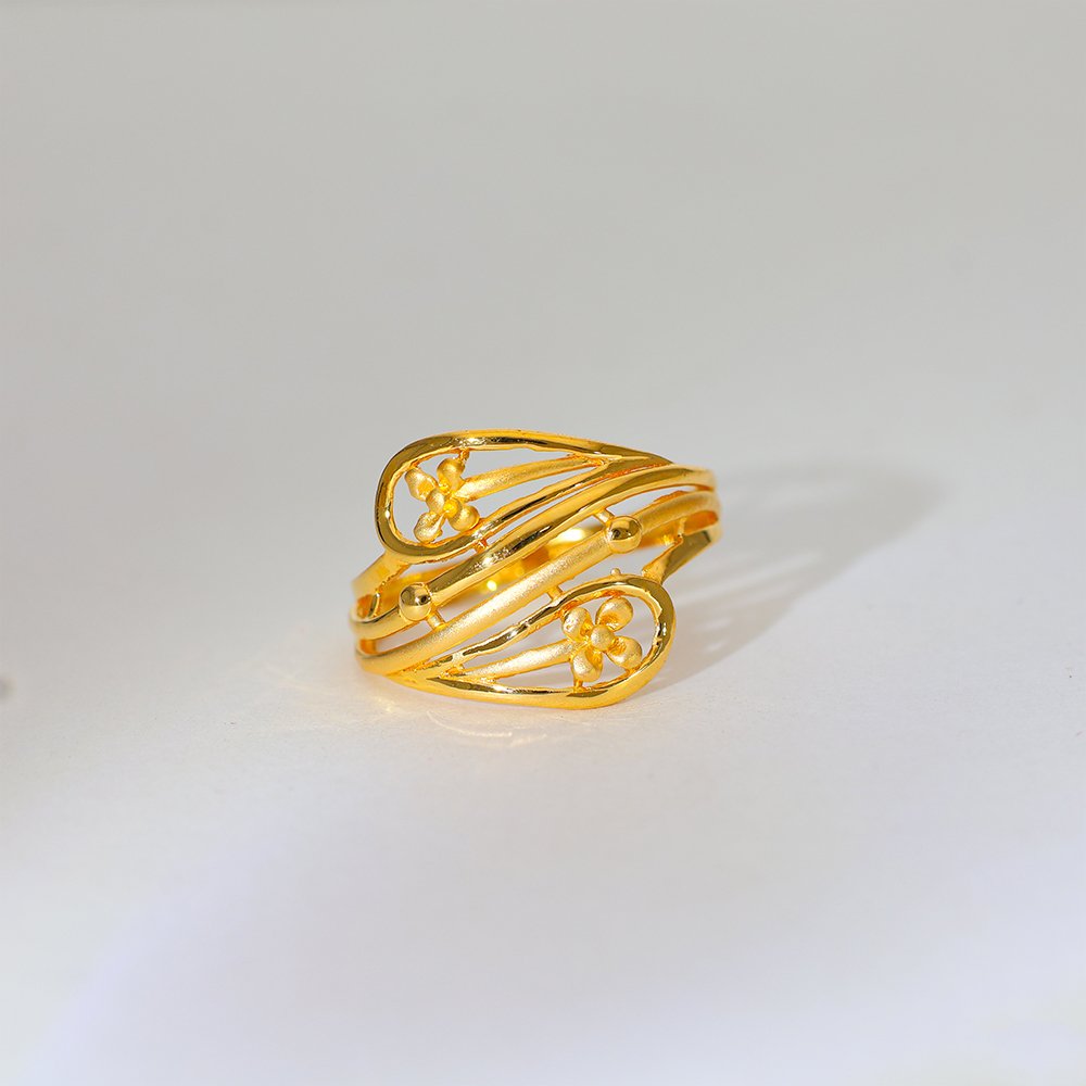 Golden Bloom Gold Ladies Ring