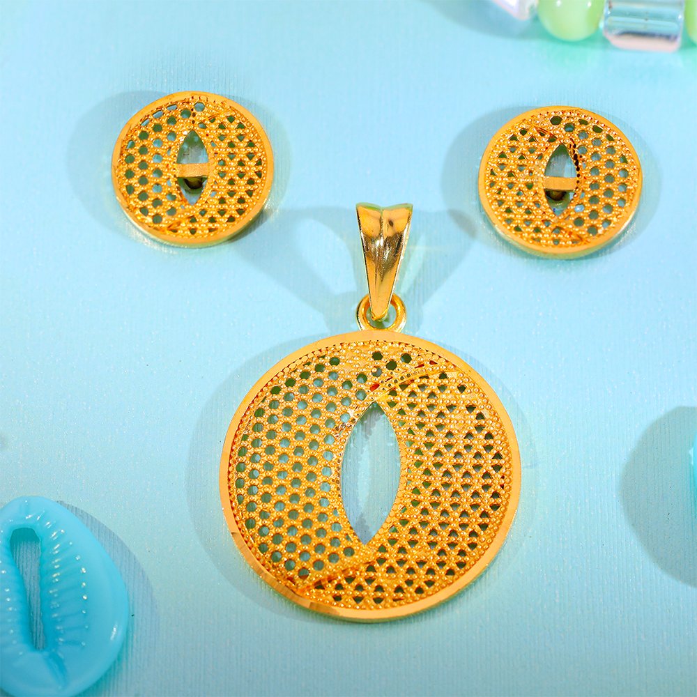 Golden Harmony Gold Pendant Set