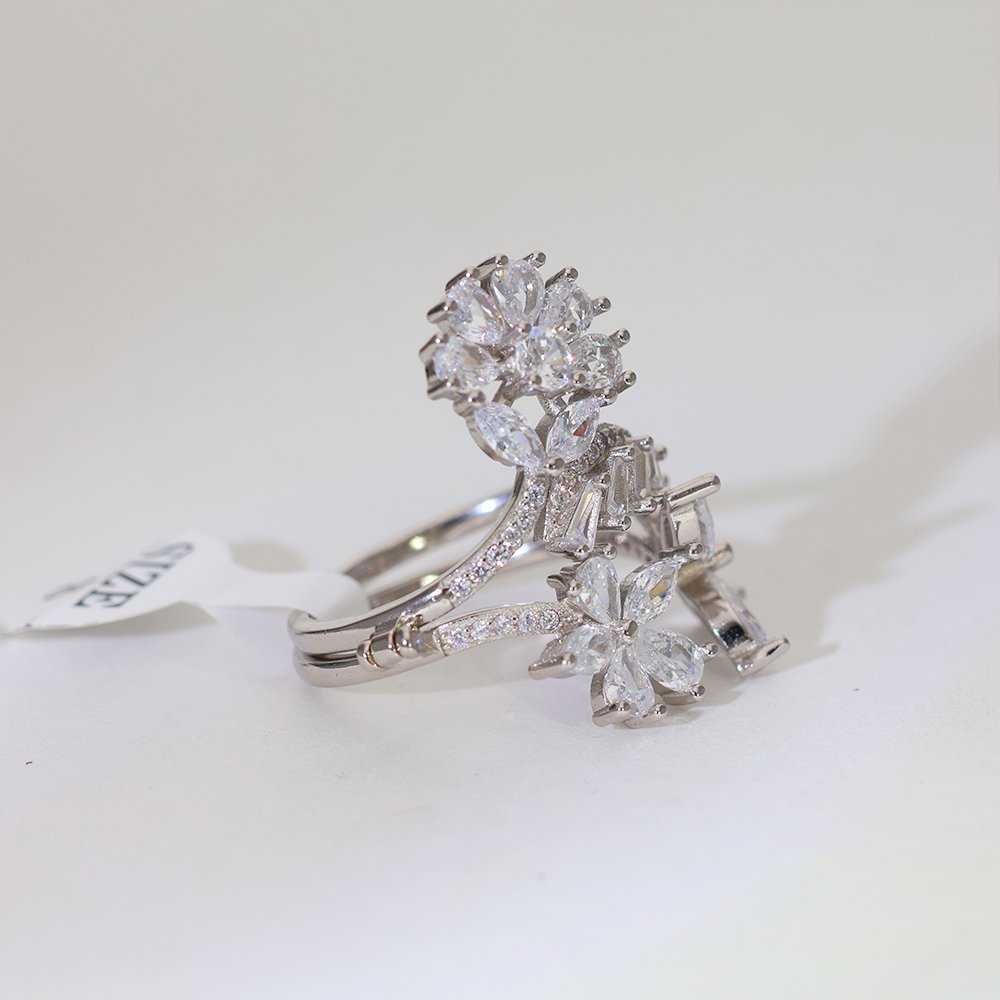 Triple Bloom Ladies Ring Two in One - Image 3