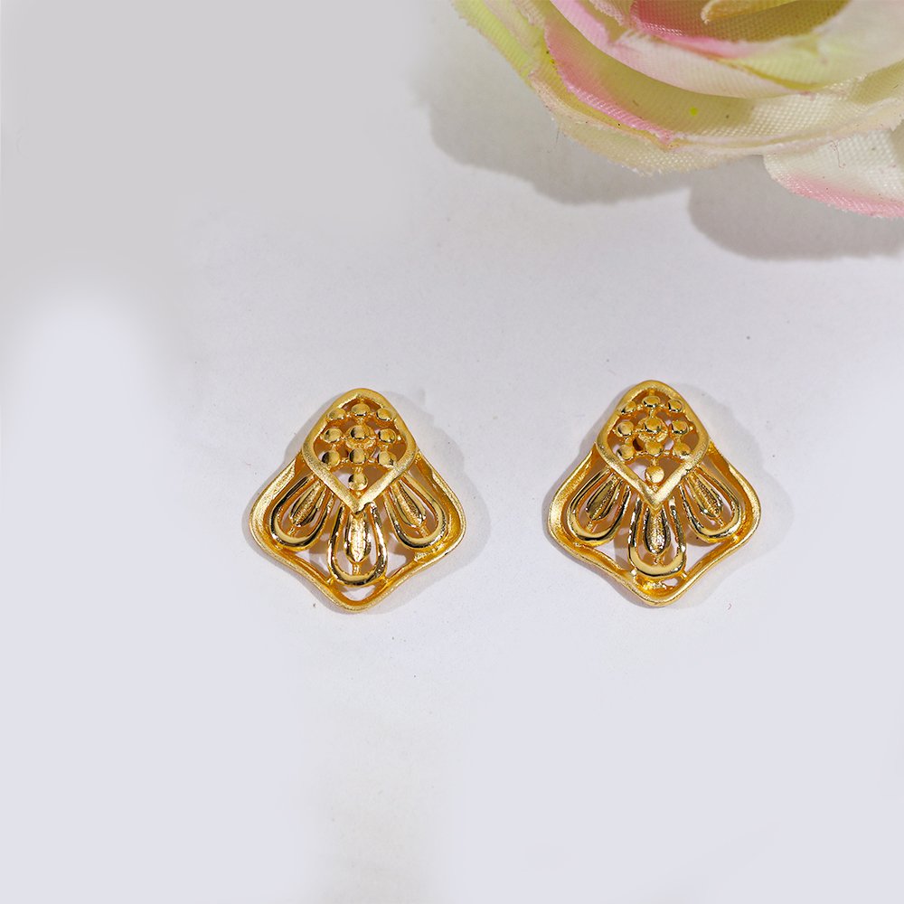 Golden Petal Gold Earring - Image 3