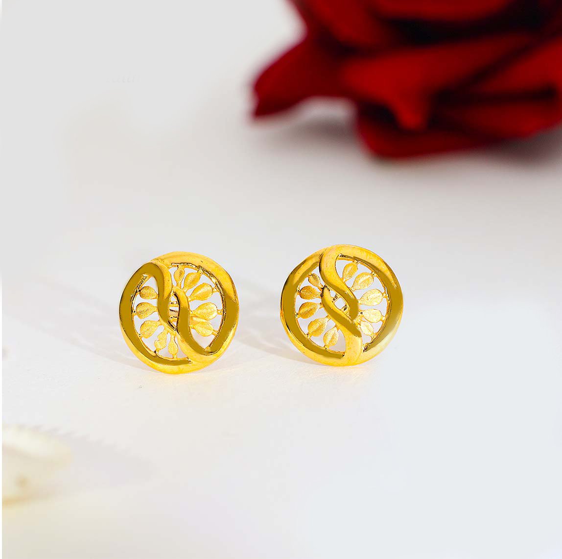 Floral Flow Gold Earring - Image 3