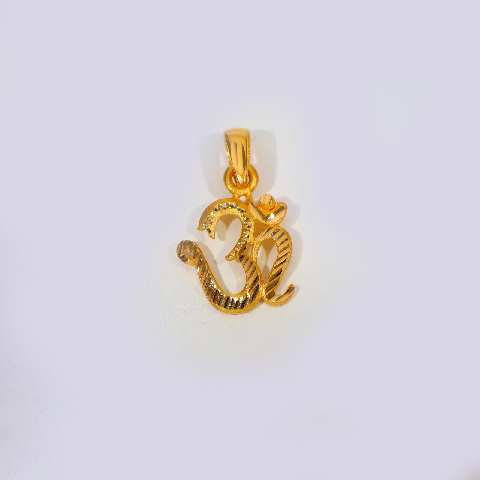 Shree Om Gold Pendant - Image 3