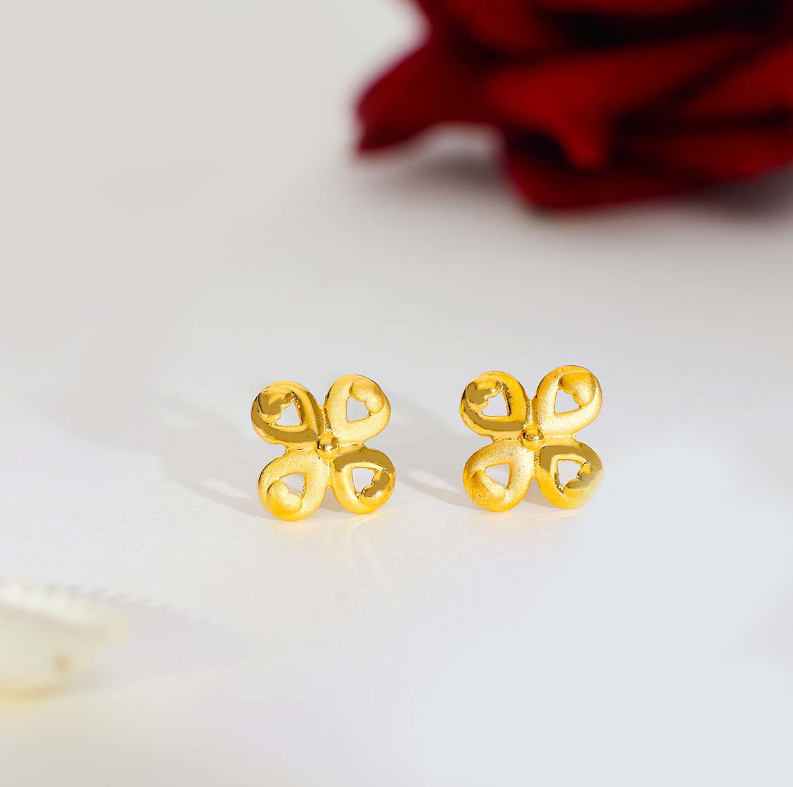 Heart Bloom Gold Earring - Image 3