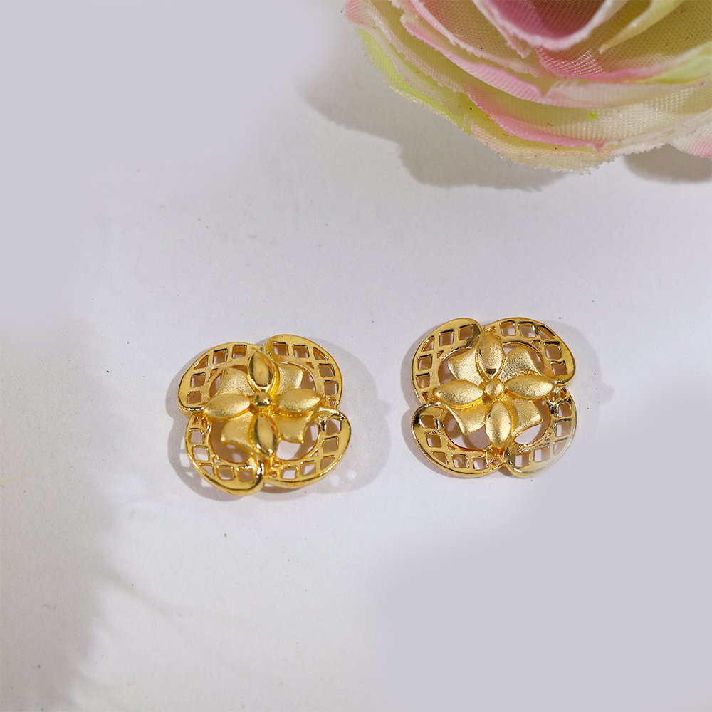 Golden Petal Bloom Gold Earring - Image 3