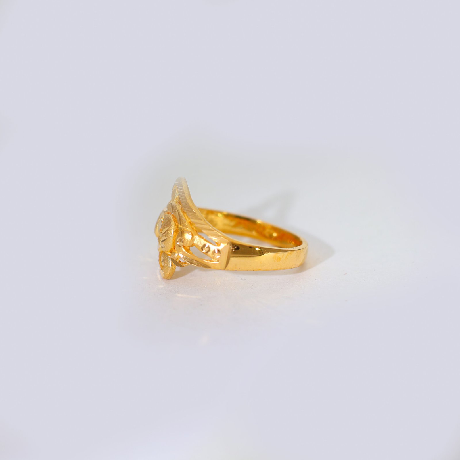 Golden Blossom Gold Ladies Ring - Image 3