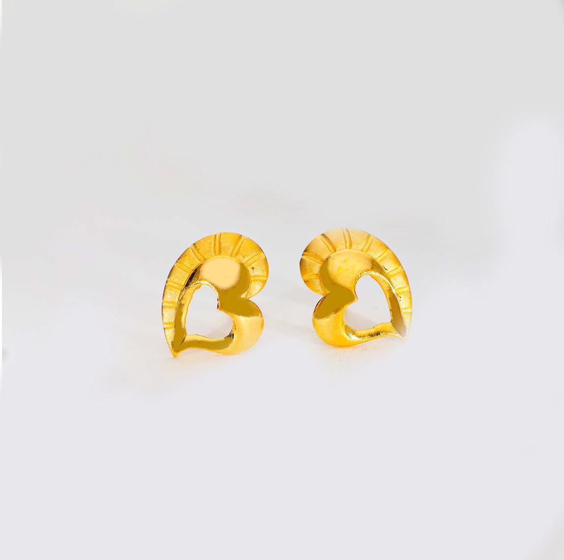Golden Heart Gold Earring