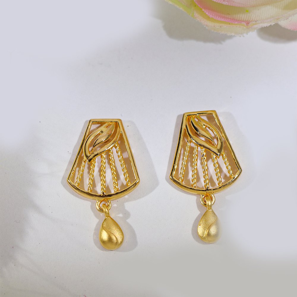 Spiral Ribbon Gold Earring - Image 3