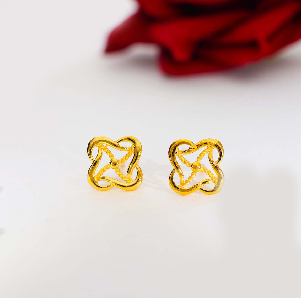 Golden Wave Gold Earring - Image 3