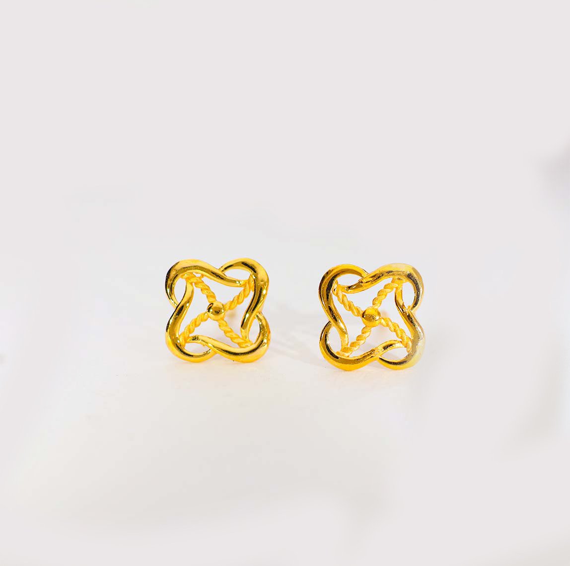 Golden Wave Gold Earring