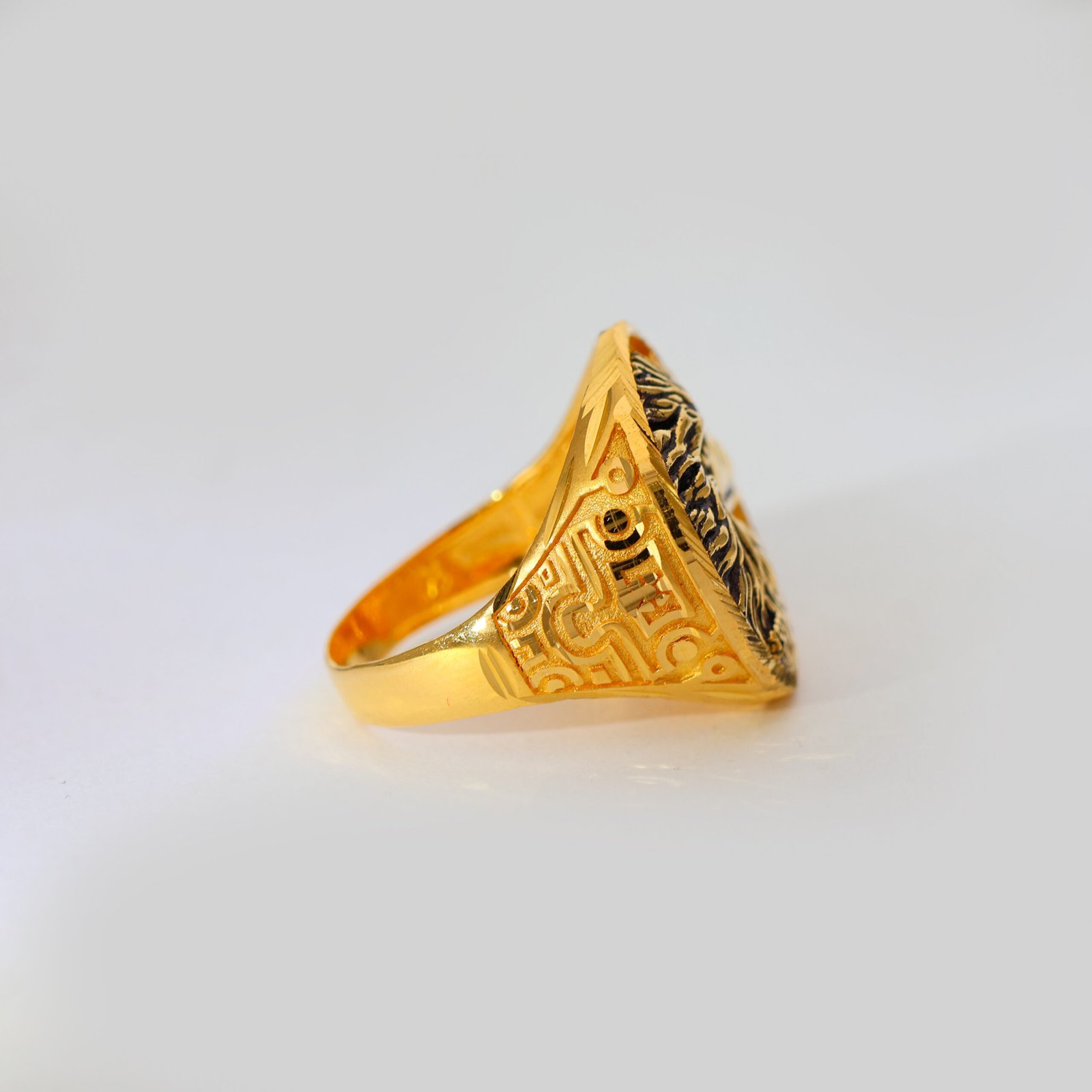Liberty Eagle Gold Gents Ring - Image 2