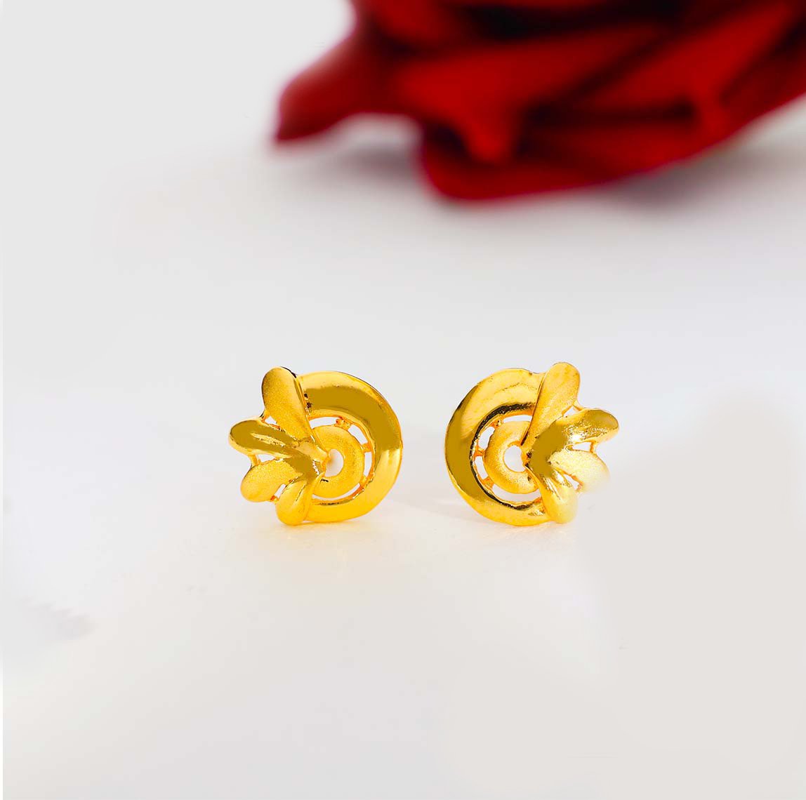 Ocean Flow Gold Earring - Image 3