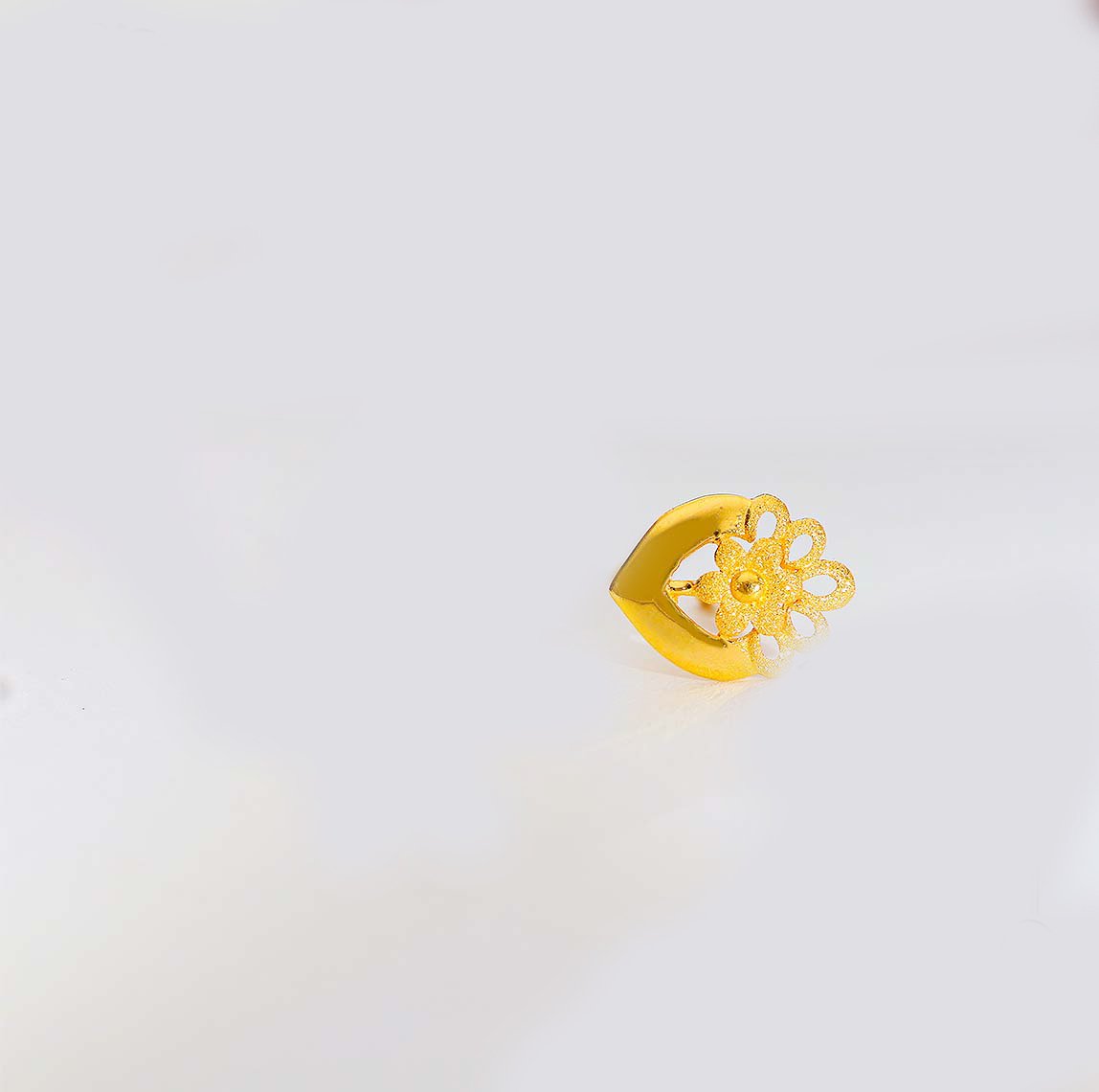Golden Daisy Heart Gold Earring - Image 2