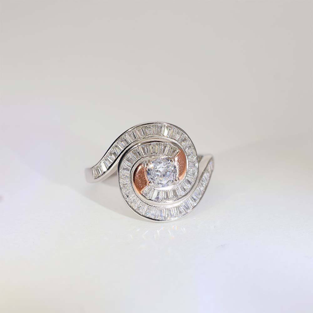 Spiral Glow Diamond Cocktail Ring