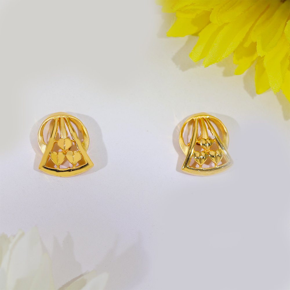 Triple Heart Gold Earring - Image 3