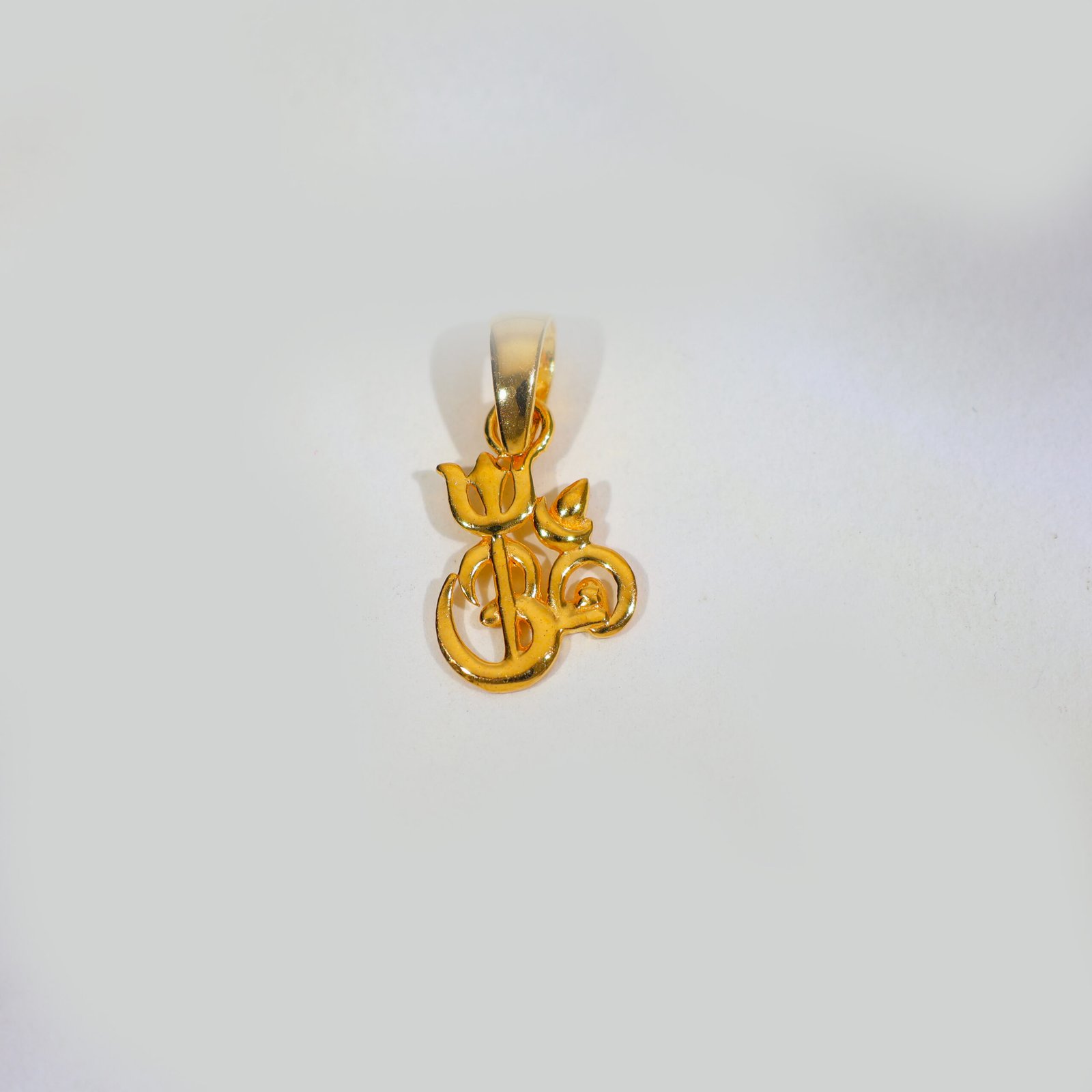 Divine Om Gold Pendant - Image 3