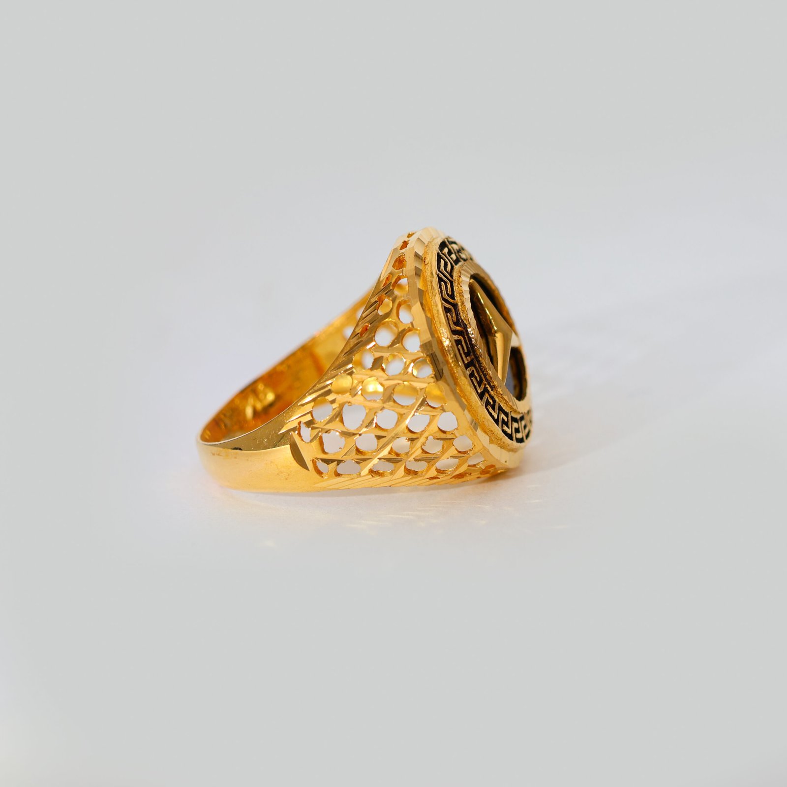 Prestige Star Gold Gents Ring - Image 3
