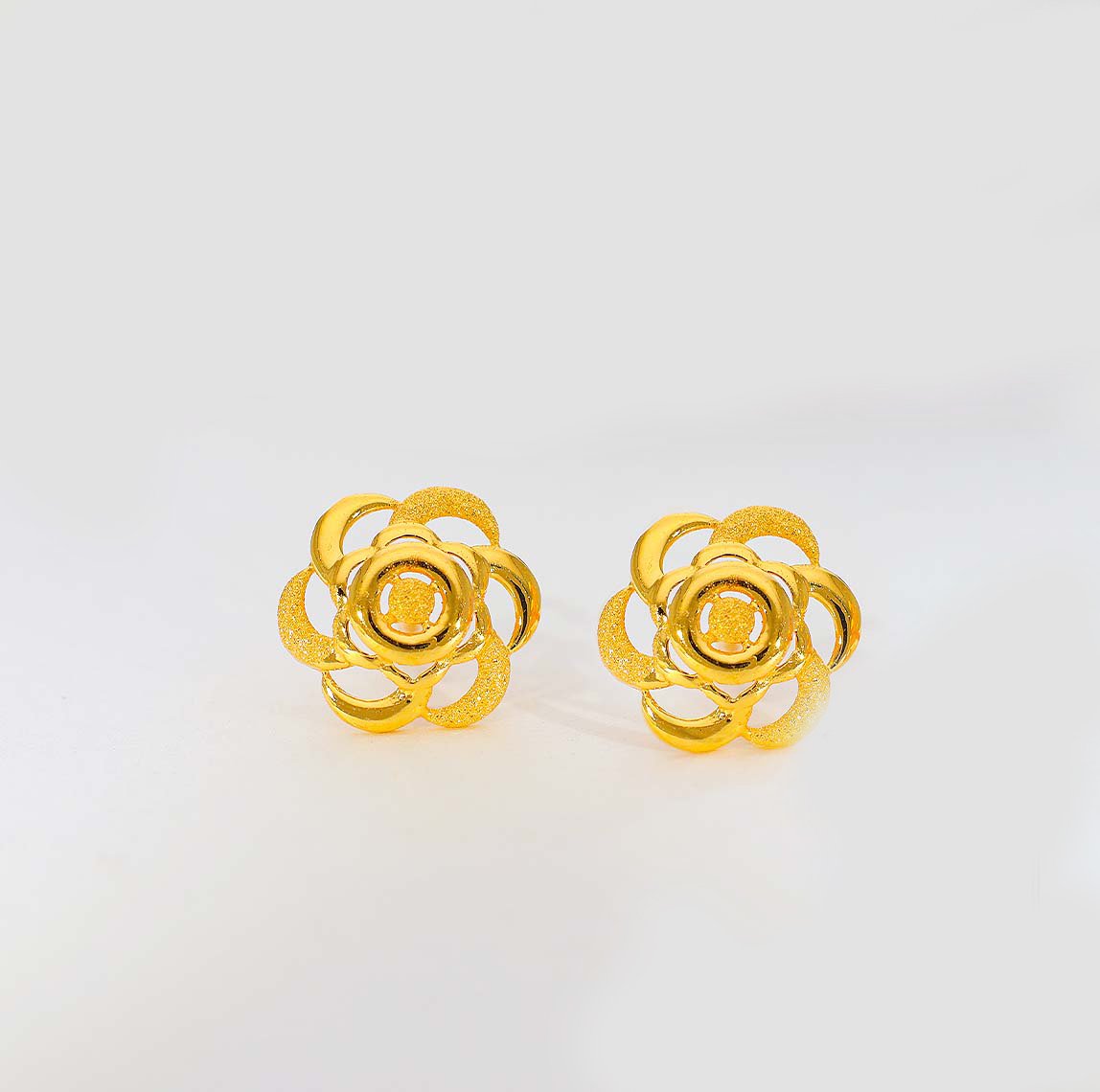 Golden Rose Bloom Gold Earring