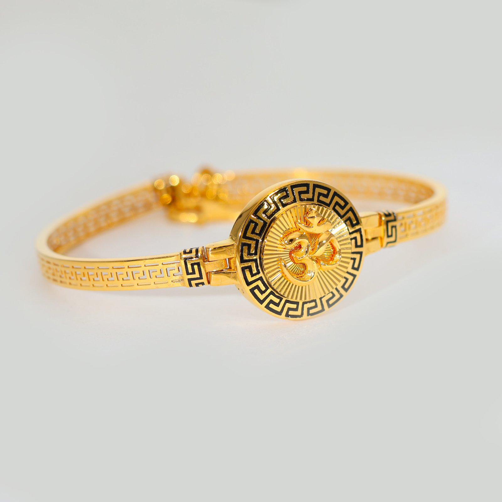 Divine Om Gold Ladies Kadha - Image 3