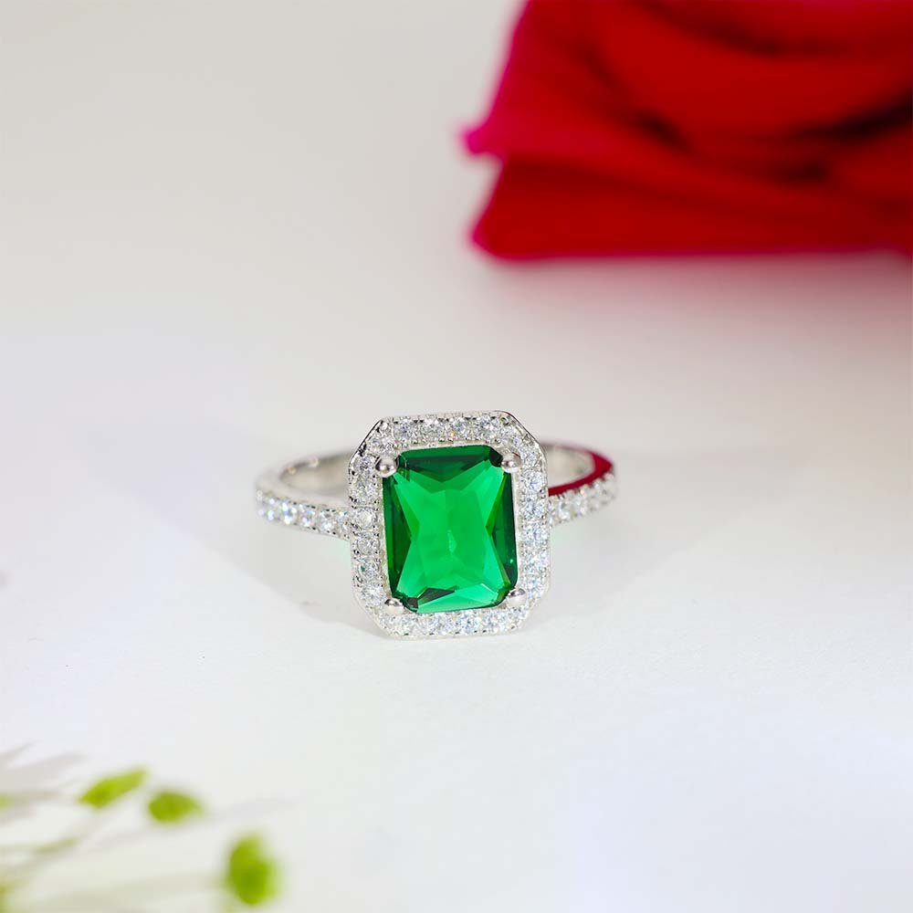 Emerald Glow Everyday Ring