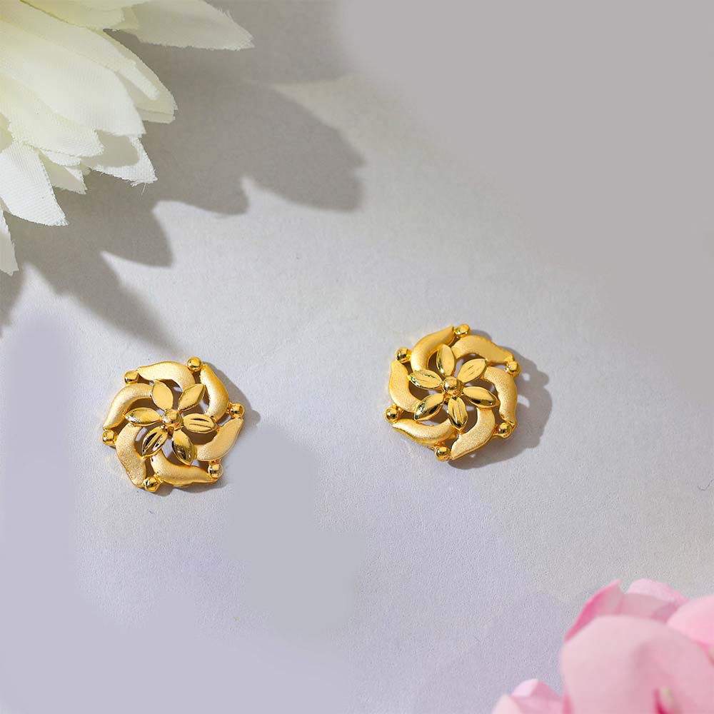 Blossom Wave Gold Earring - Image 3