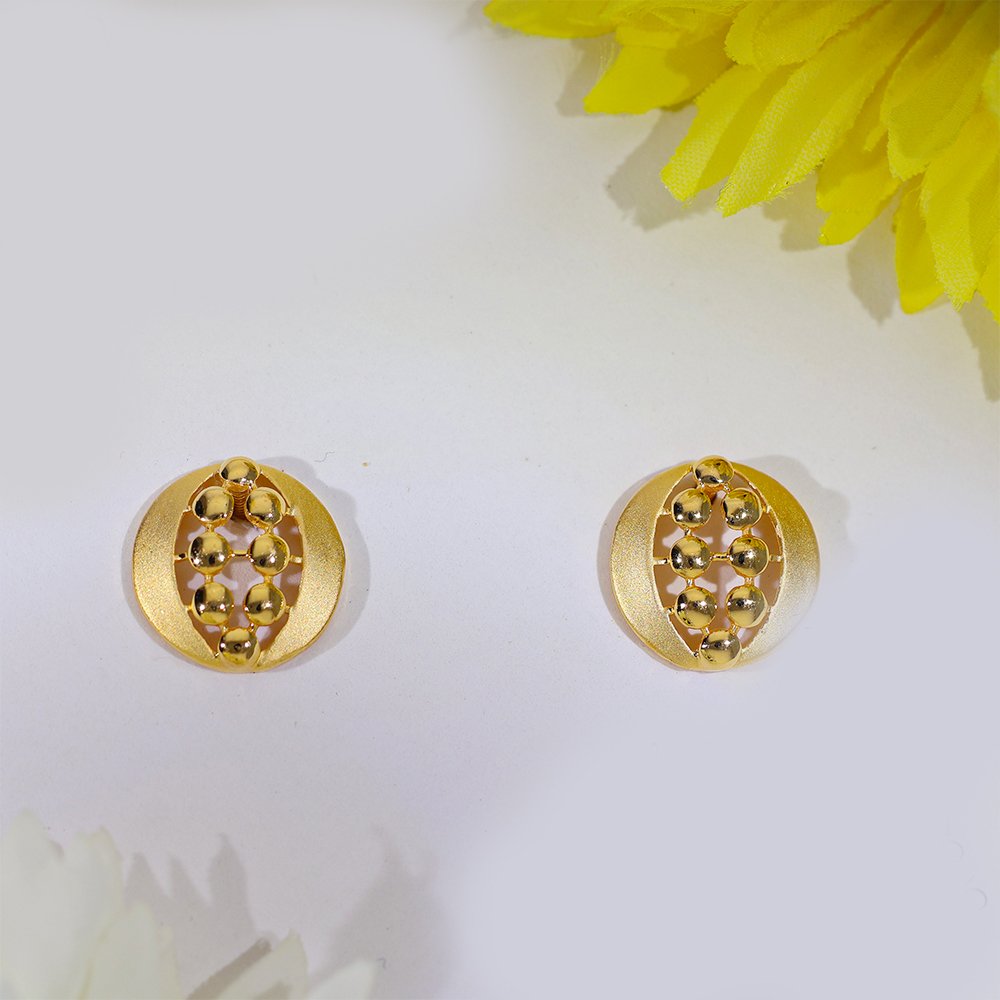 Golden Pearl Grid Gold Earring - Image 3