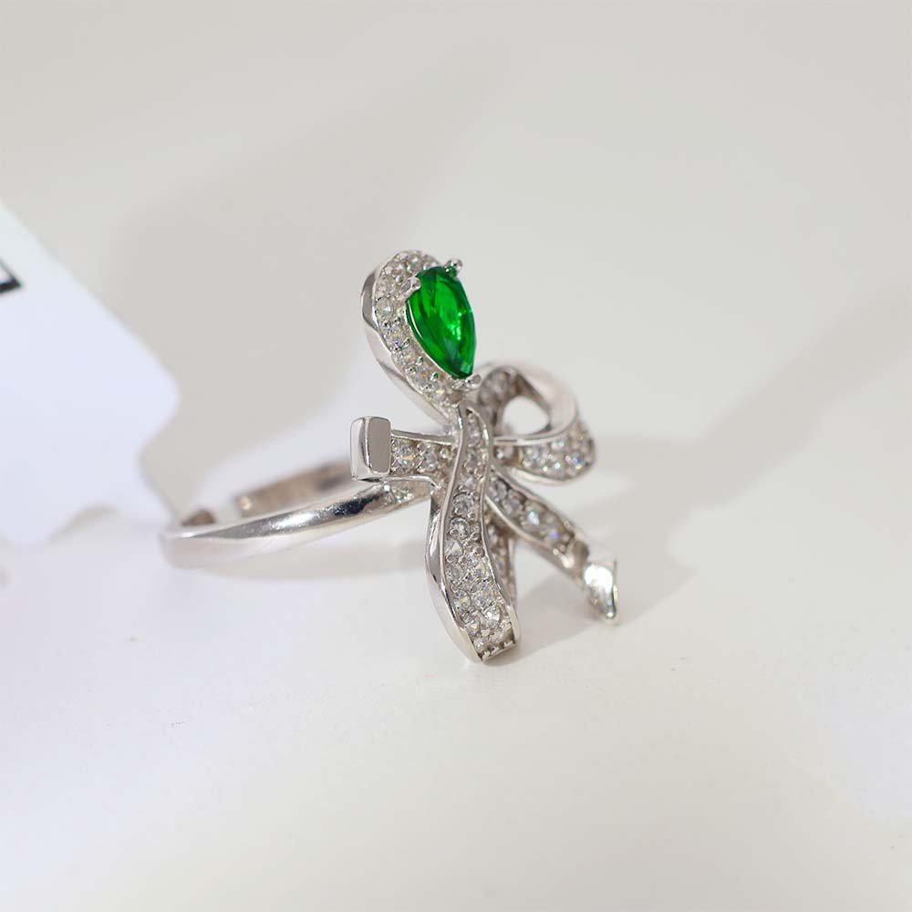 Emerald Bow Everyday Ring - Image 3