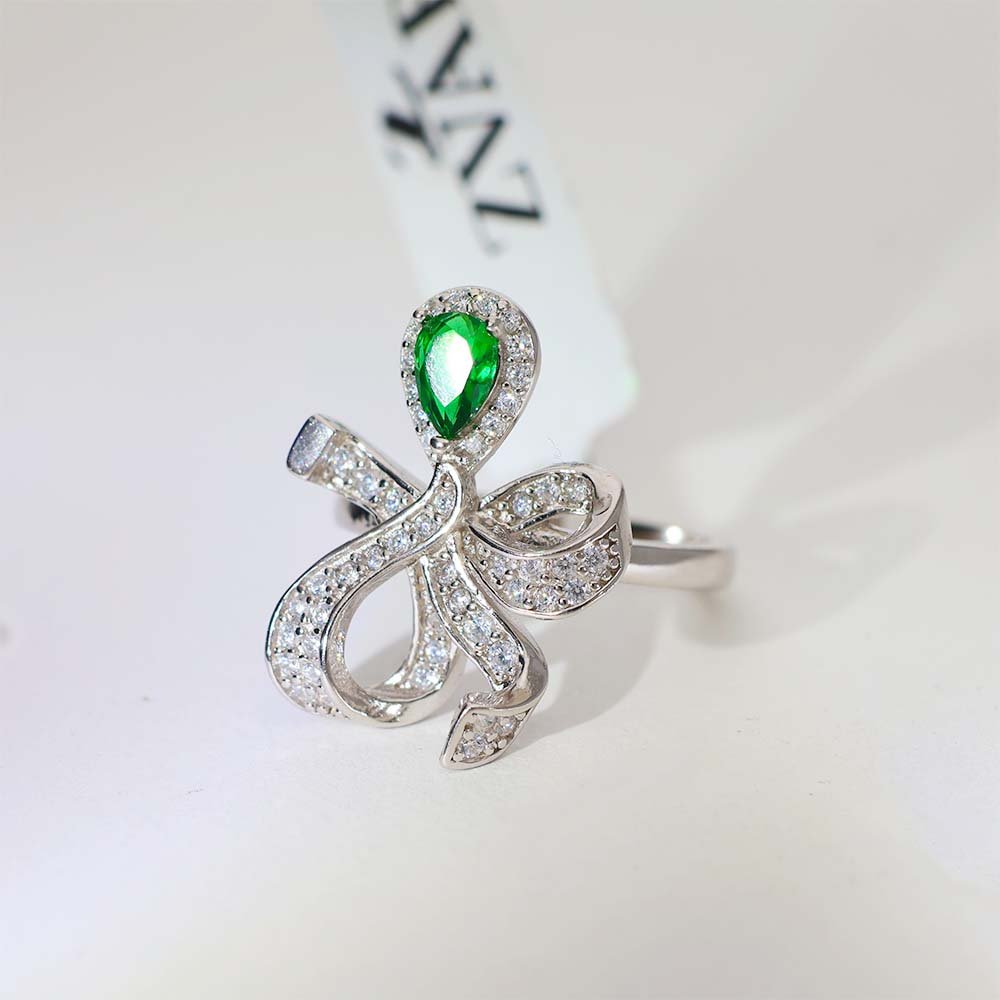 Emerald Bow Everyday Ring - Image 4