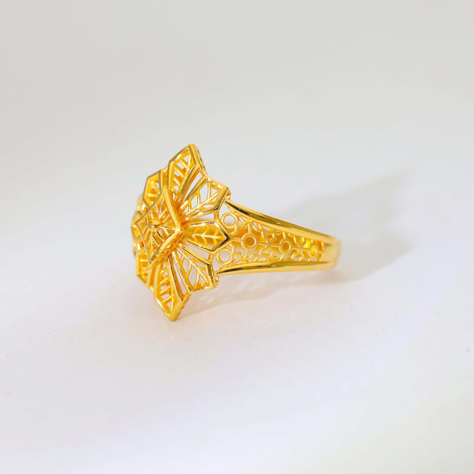 Star Bloom Gold Ladies Rings - Image 2