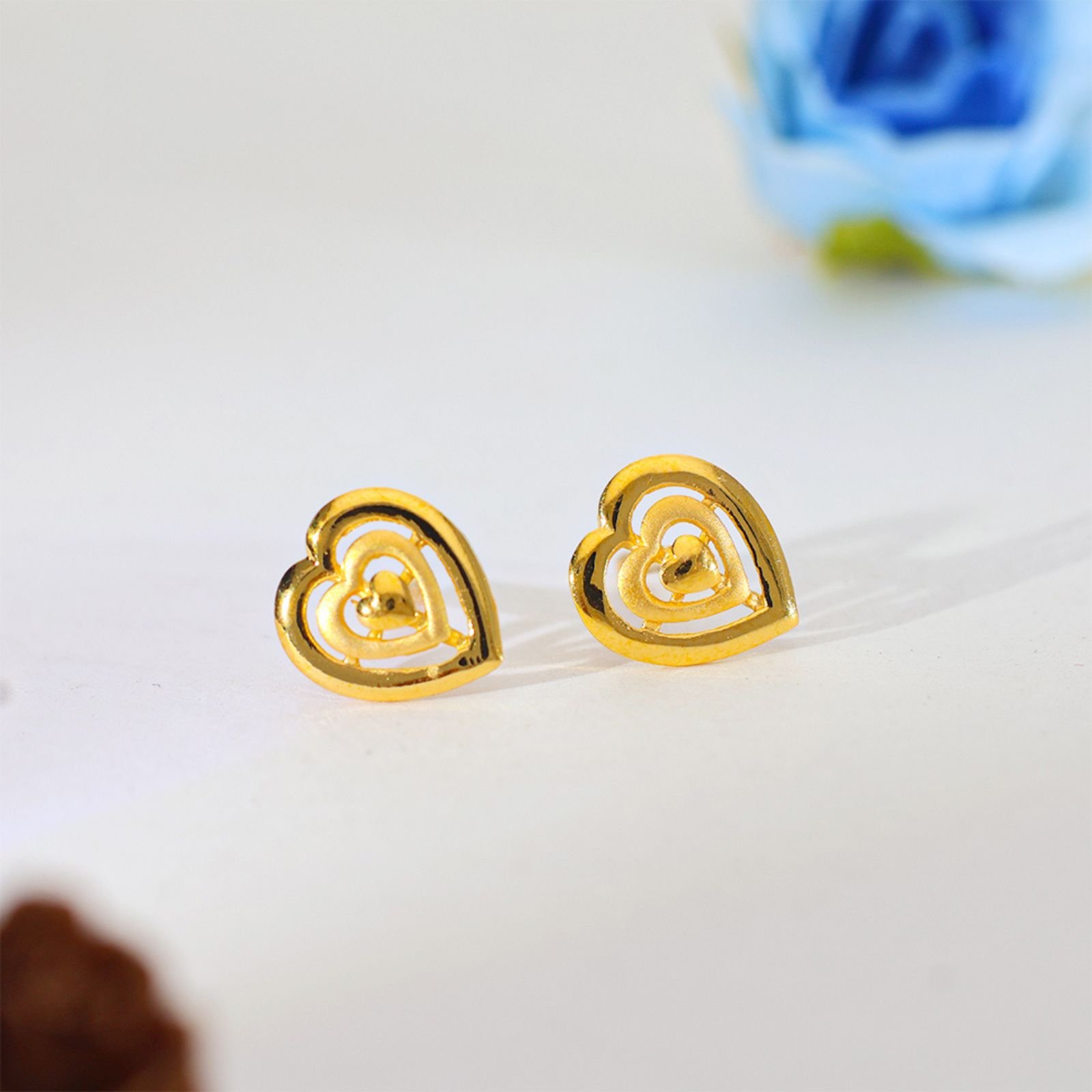 Golden Heart Gold Earrings - Image 3