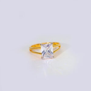 Emerald Radiance Gold Ladies Ring