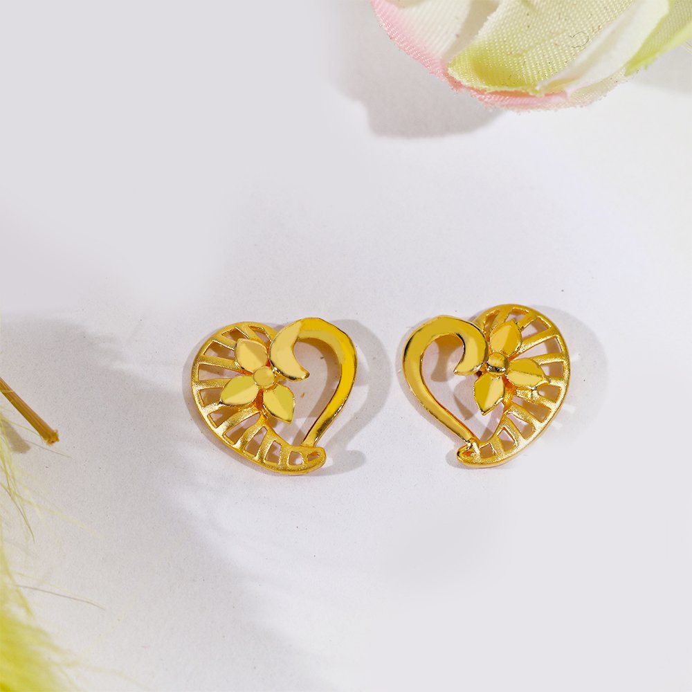 Floral Heart Gold Earring - Image 3
