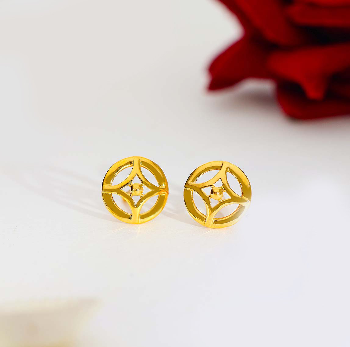 Star Circle Gold Earring - Image 3