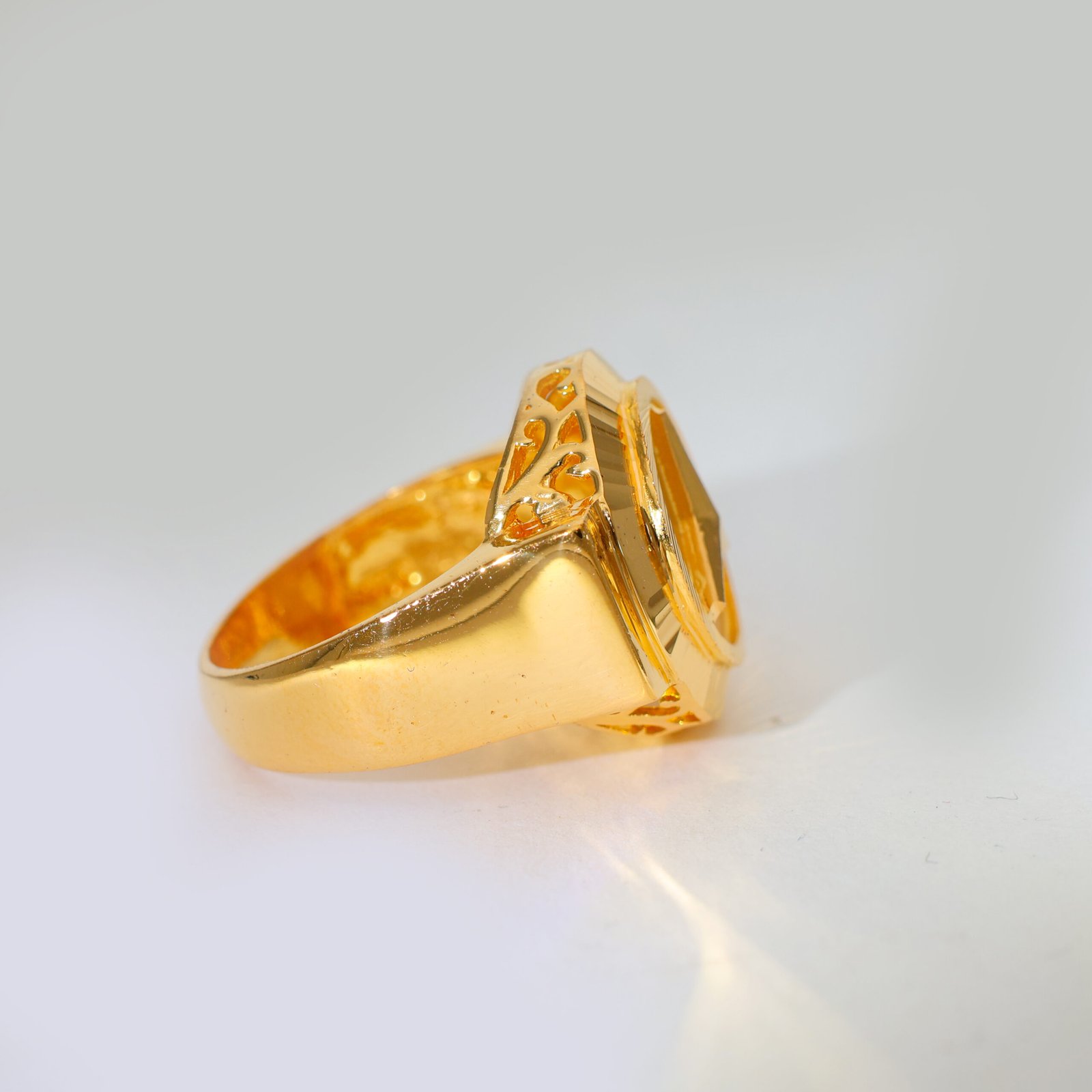Royal Motion Gold Gents Ring - Image 3