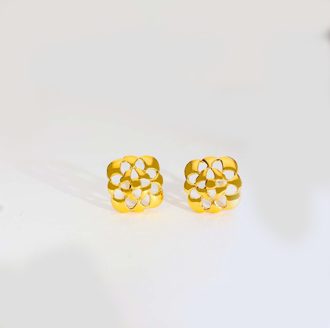 Golden Blossom Gold Earring