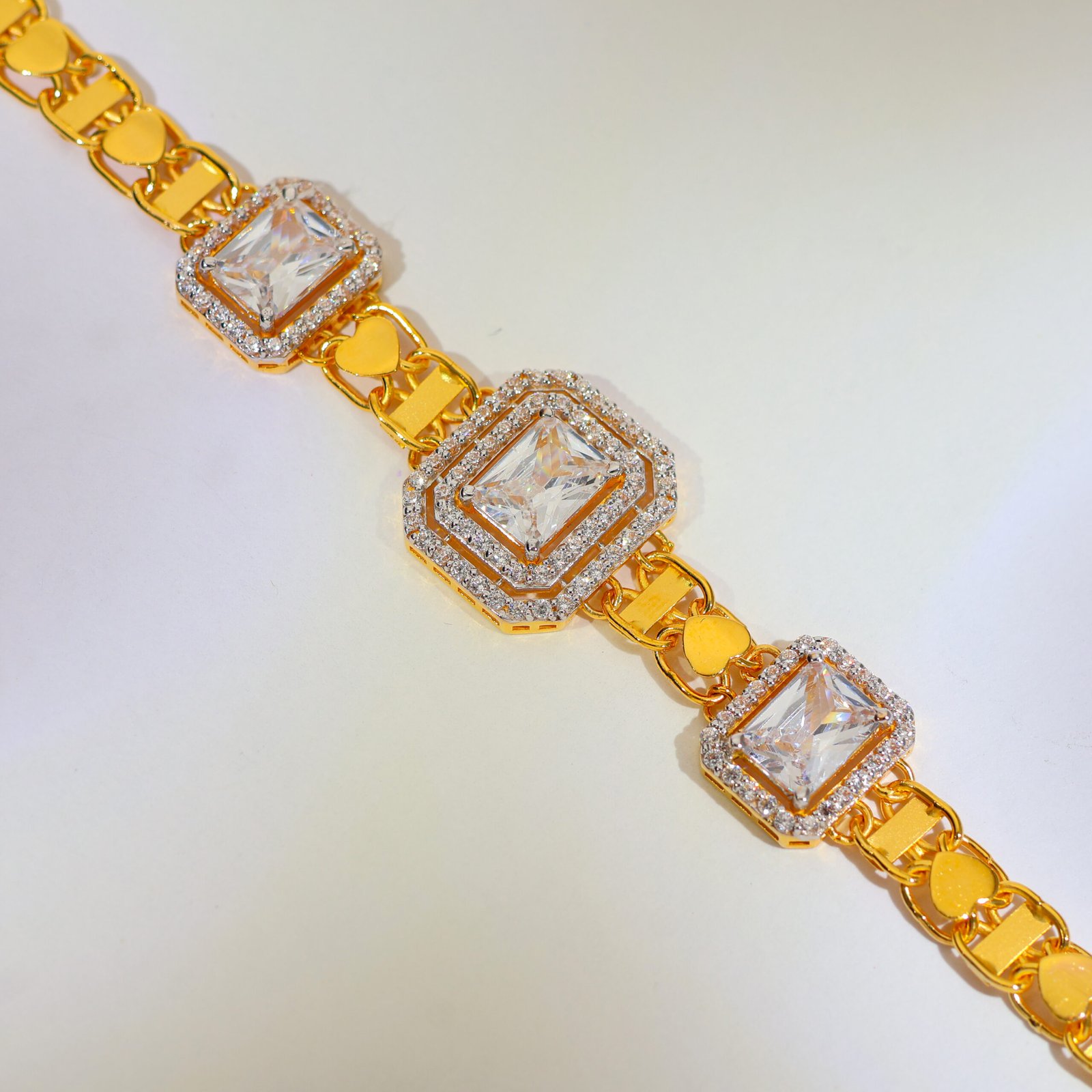 Royal Radiance Diamond Gold Bracelet