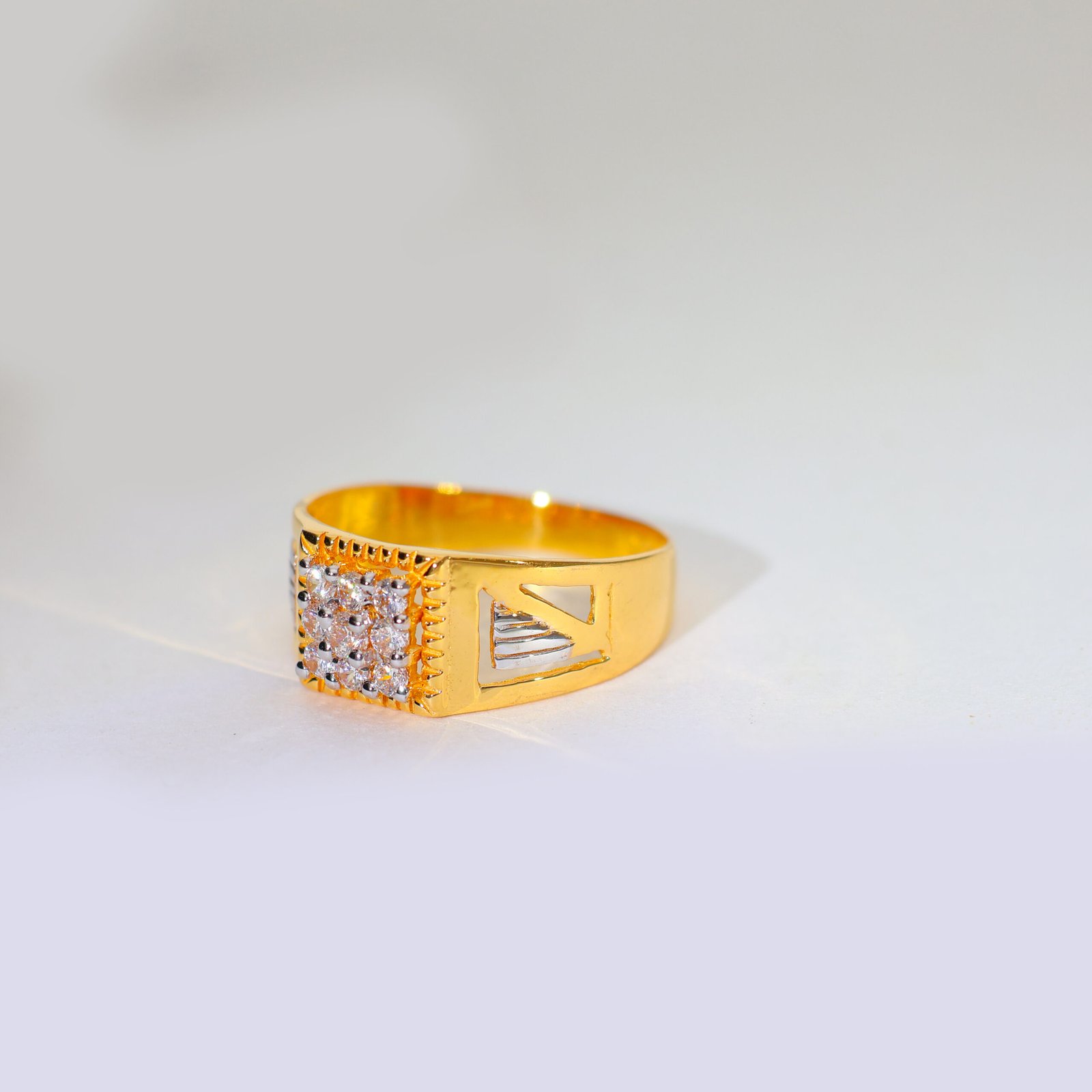 Royal Square Gold Gents Stone Ring - Image 3