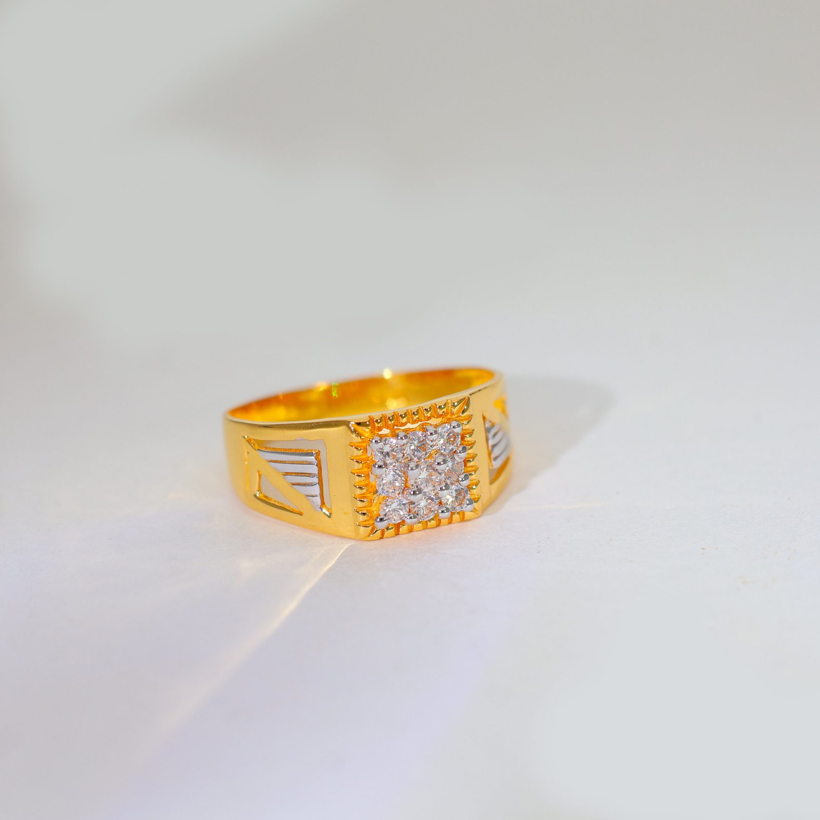 Royal Square Gold Gents Stone Ring - Image 2