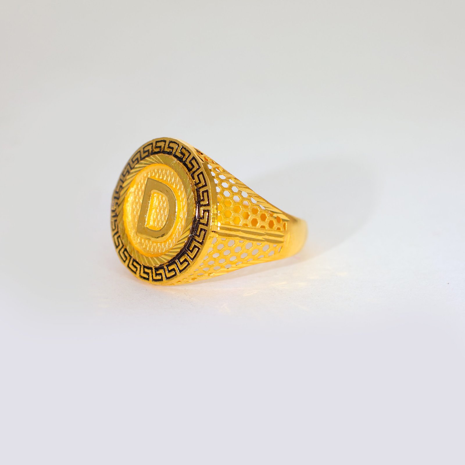 Royal Initial D Gold Gents Ring - Image 3