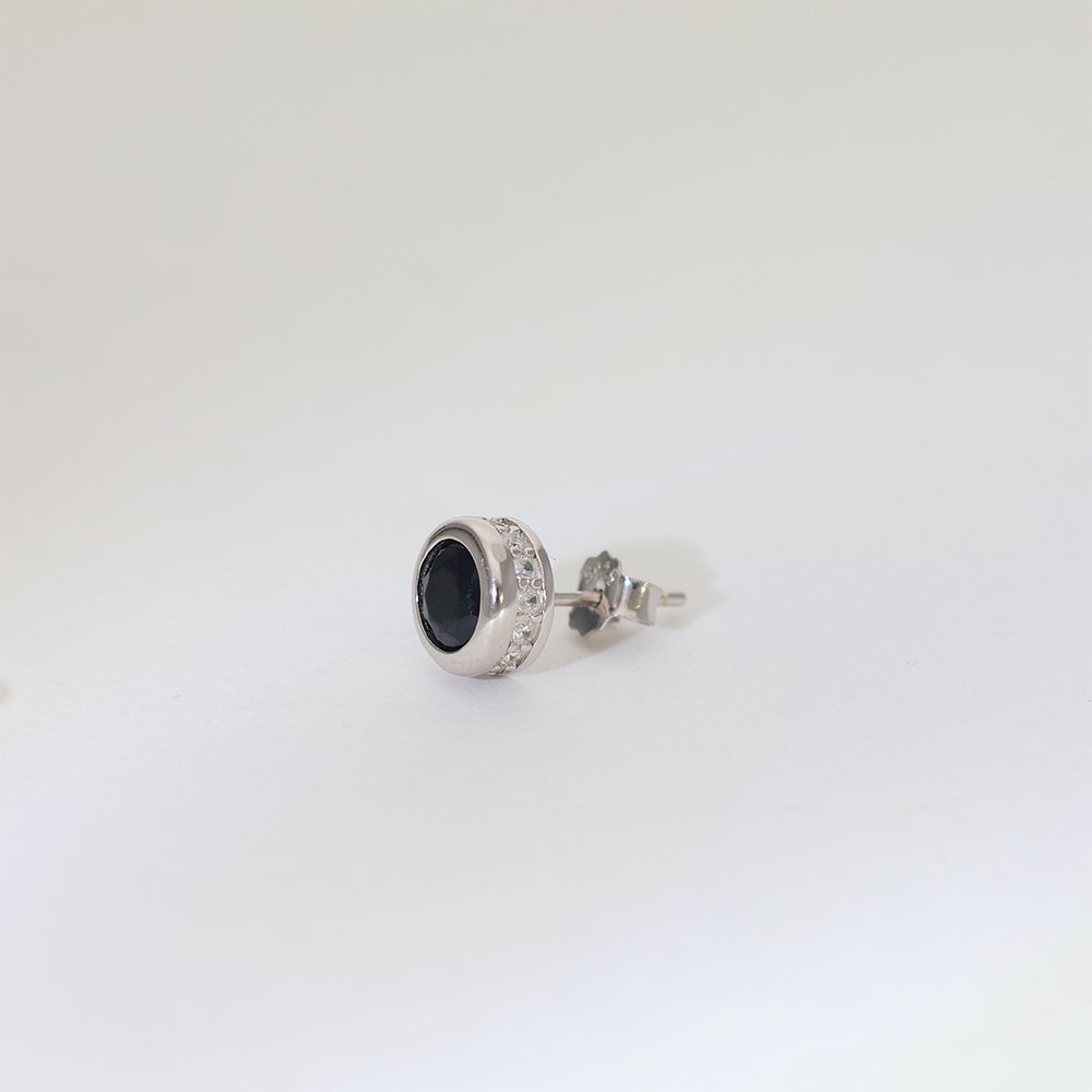 Black Dot Men Stud - Image 4