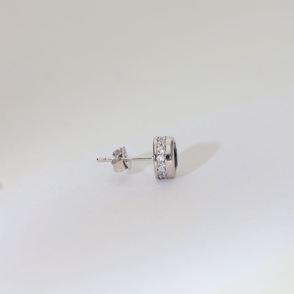 Black Dot Men Stud - Image 5