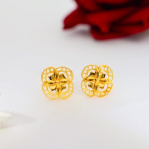 Elegant Lattice Gold Stud Earrings