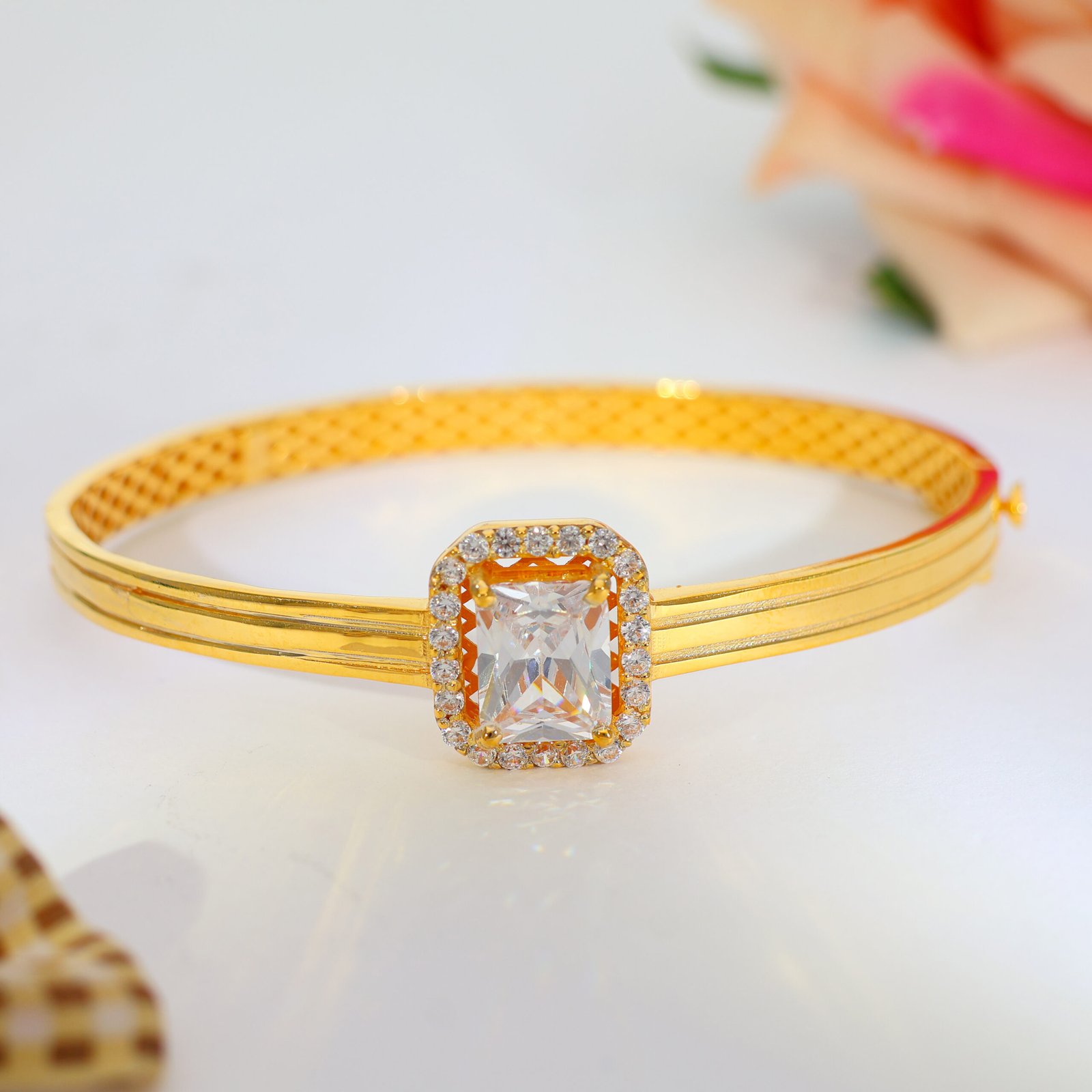 Regal Solitaire Halo Gold Kada - Image 4