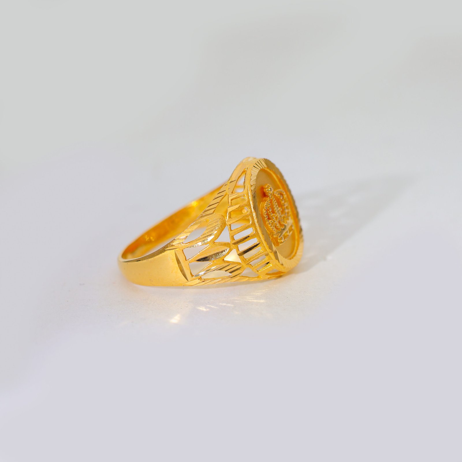 Success Icon Gold Gents Ring - Image 3